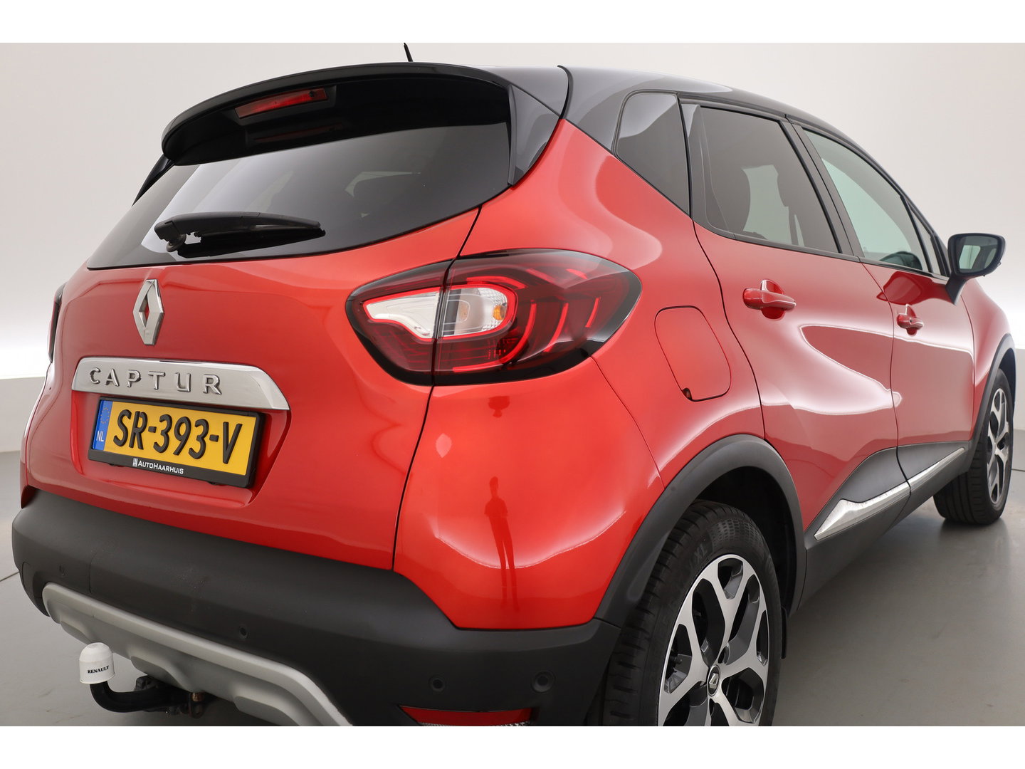 Renault Captur 0.9 TCe Intens | Trekhaak | Cruise Control | Keyless | Camera | Bluetooth | Navi | PDC V+A