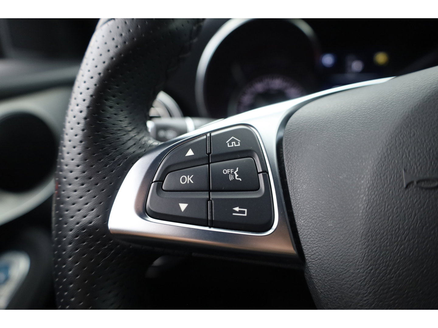 Mercedes-Benz GLC Coupé 250 4MATIC Business Solution AMG | Cruise Control | Memory | Stoelverw. | Camera | Bluetooth | 2400kg Trekgewicht | PDC V+A