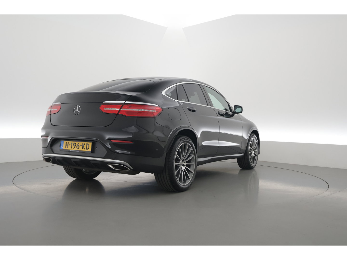 Mercedes-Benz GLC Coupé 250 4MATIC Business Solution AMG | Cruise Control | Memory | Stoelverw. | Camera | Bluetooth | 2400kg Trekgewicht | PDC V+A