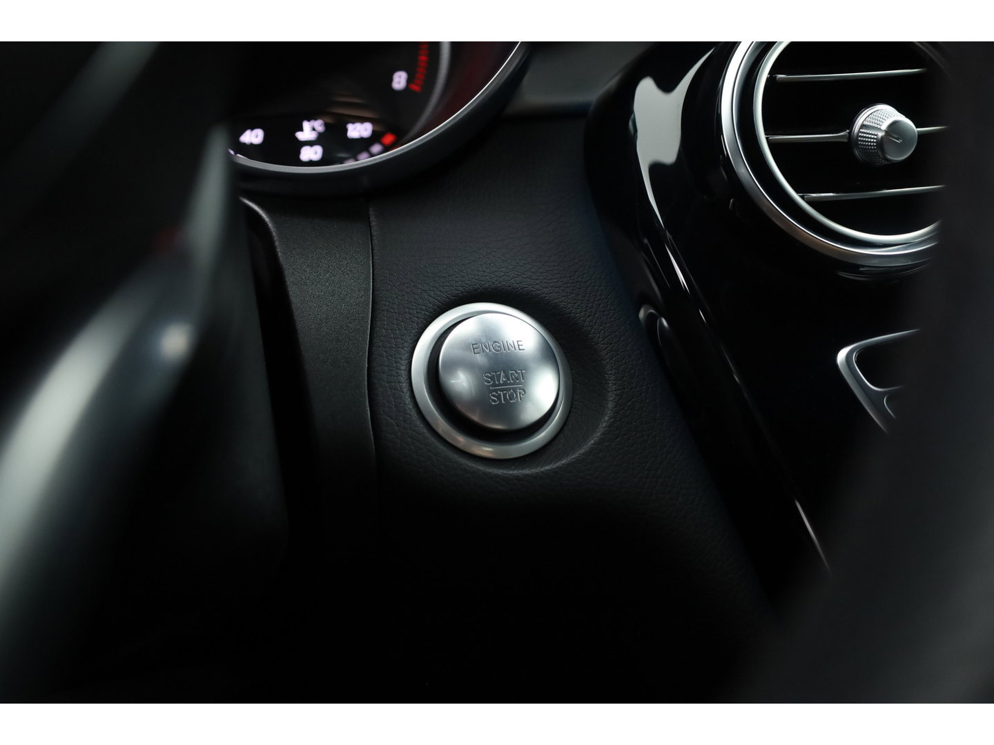 Mercedes-Benz GLC Coupé 250 4MATIC Business Solution AMG | Cruise Control | Memory | Stoelverw. | Camera | Bluetooth | 2400kg Trekgewicht | PDC V+A