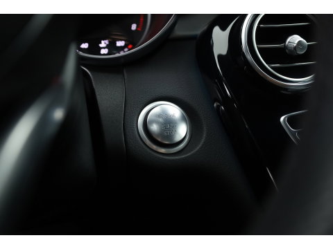 Mercedes-Benz GLC Coupé 250 4MATIC Business Solution AMG | Cruise Control | Memory | Stoelverw. | Camera | Bluetooth | 2400kg Trekgewicht | PDC V+A