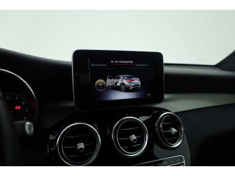 Mercedes-Benz GLC Coupé 250 4MATIC Business Solution AMG | Cruise Control | Memory | Stoelverw. | Camera | Bluetooth | 2400kg Trekgewicht | PDC V+A