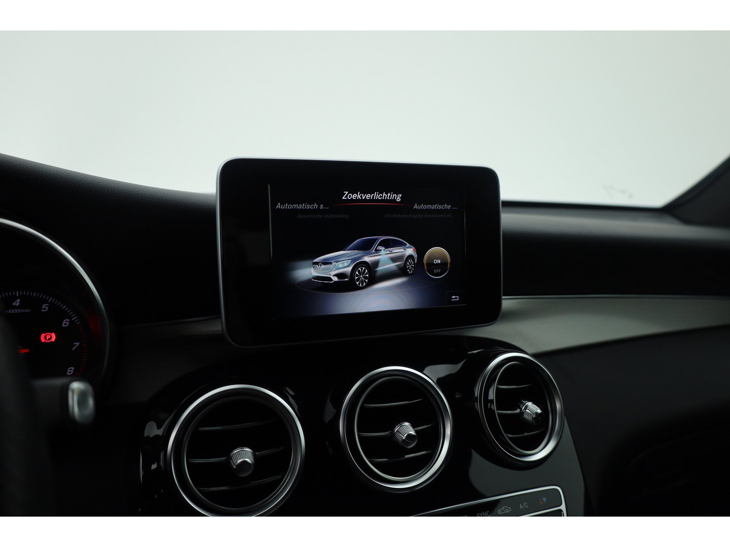 Mercedes-Benz GLC Coupé 250 4MATIC Business Solution AMG | Cruise Control | Memory | Stoelverw. | Camera | Bluetooth | 2400kg Trekgewicht | PDC V+A