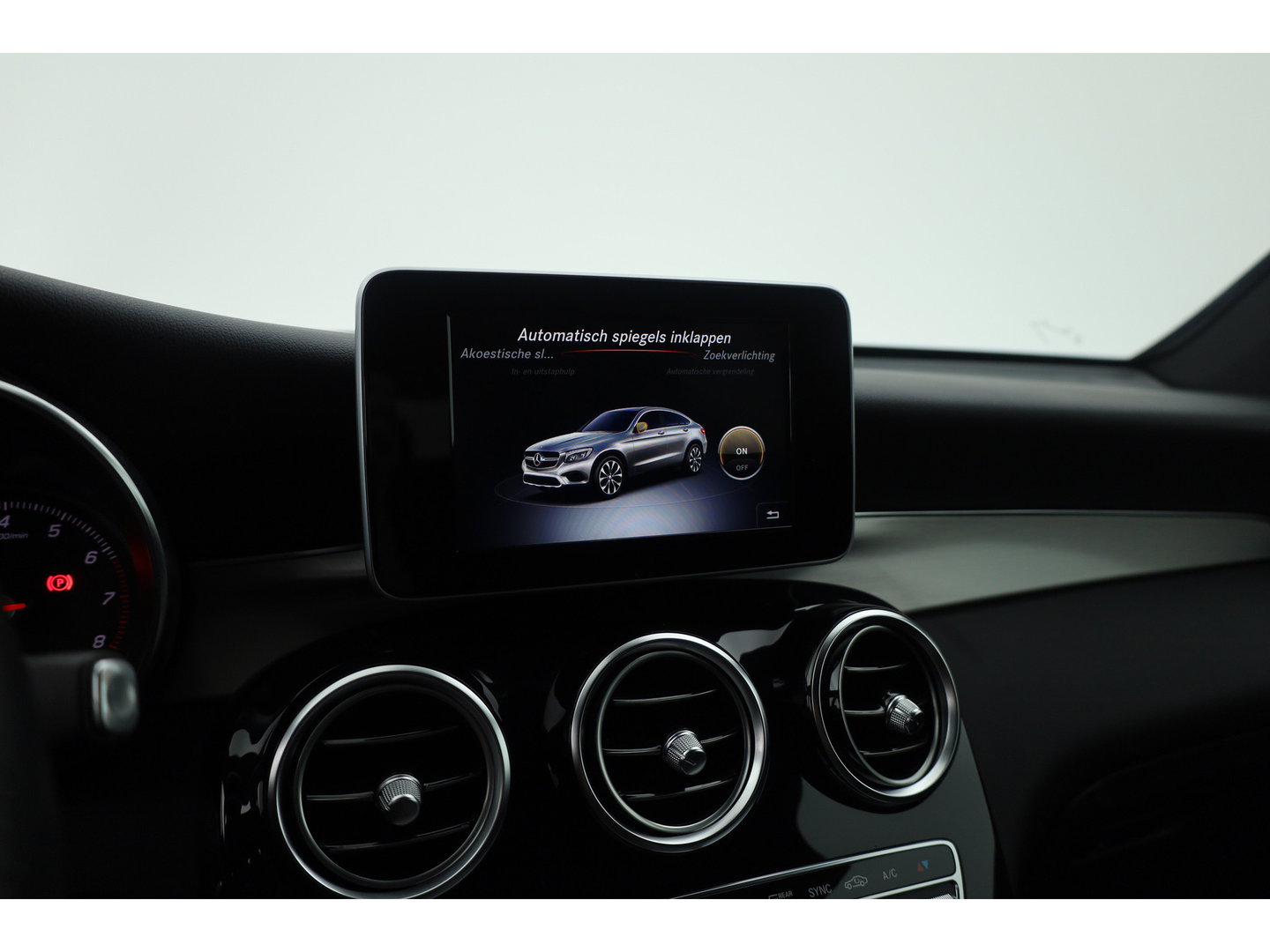 Mercedes-Benz GLC Coupé 250 4MATIC Business Solution AMG | Cruise Control | Memory | Stoelverw. | Camera | Bluetooth | 2400kg Trekgewicht | PDC V+A