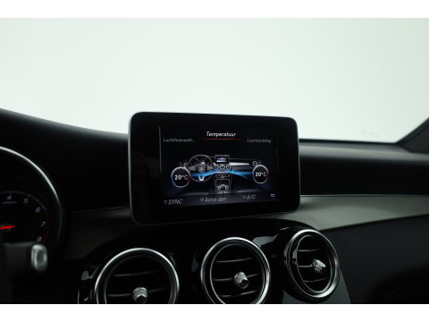Mercedes-Benz GLC Coupé 250 4MATIC Business Solution AMG | Cruise Control | Memory | Stoelverw. | Camera | Bluetooth | 2400kg Trekgewicht | PDC V+A