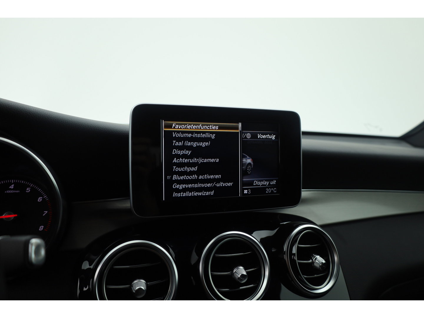 Mercedes-Benz GLC Coupé 250 4MATIC Business Solution AMG | Cruise Control | Memory | Stoelverw. | Camera | Bluetooth | 2400kg Trekgewicht | PDC V+A