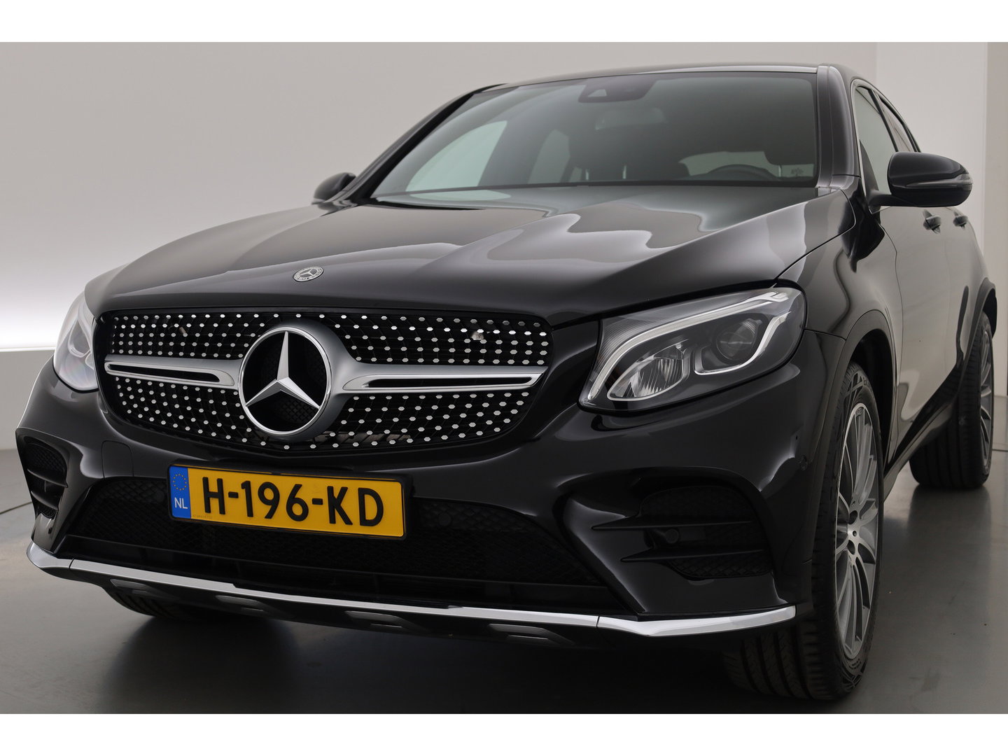 Mercedes-Benz GLC Coupé 250 4MATIC Business Solution AMG | Cruise Control | Memory | Stoelverw. | Camera | Bluetooth | 2400kg Trekgewicht | PDC V+A