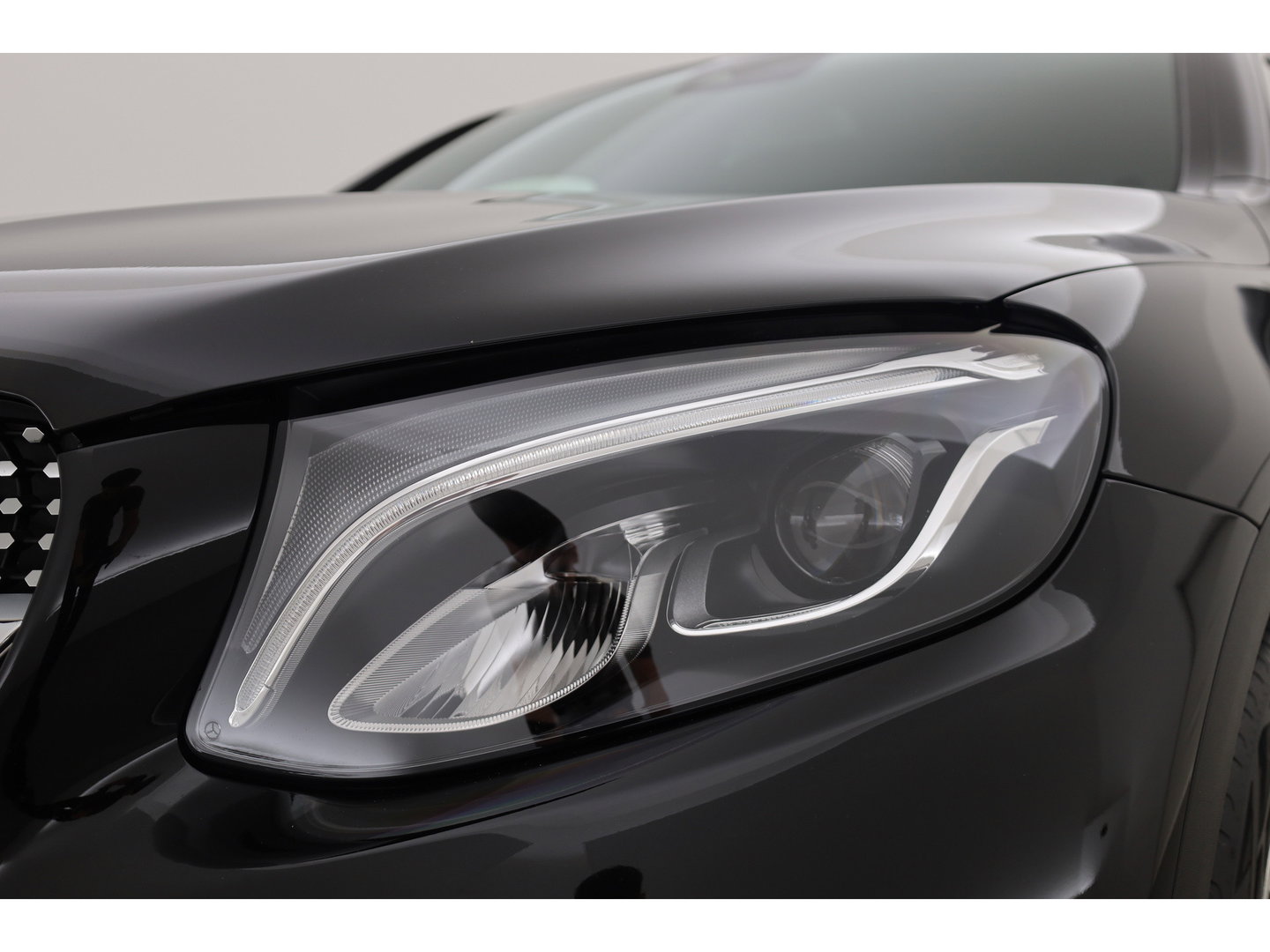Mercedes-Benz GLC Coupé 250 4MATIC Business Solution AMG | Cruise Control | Memory | Stoelverw. | Camera | Bluetooth | 2400kg Trekgewicht | PDC V+A