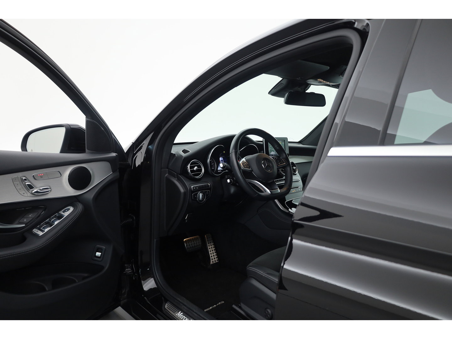 Mercedes-Benz GLC Coupé 250 4MATIC Business Solution AMG | Cruise Control | Memory | Stoelverw. | Camera | Bluetooth | 2400kg Trekgewicht | PDC V+A