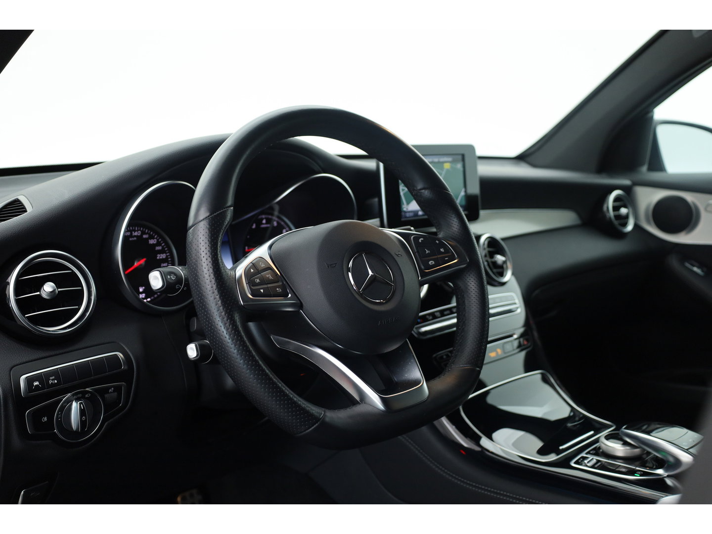 Mercedes-Benz GLC Coupé 250 4MATIC Business Solution AMG | Cruise Control | Memory | Stoelverw. | Camera | Bluetooth | 2400kg Trekgewicht | PDC V+A