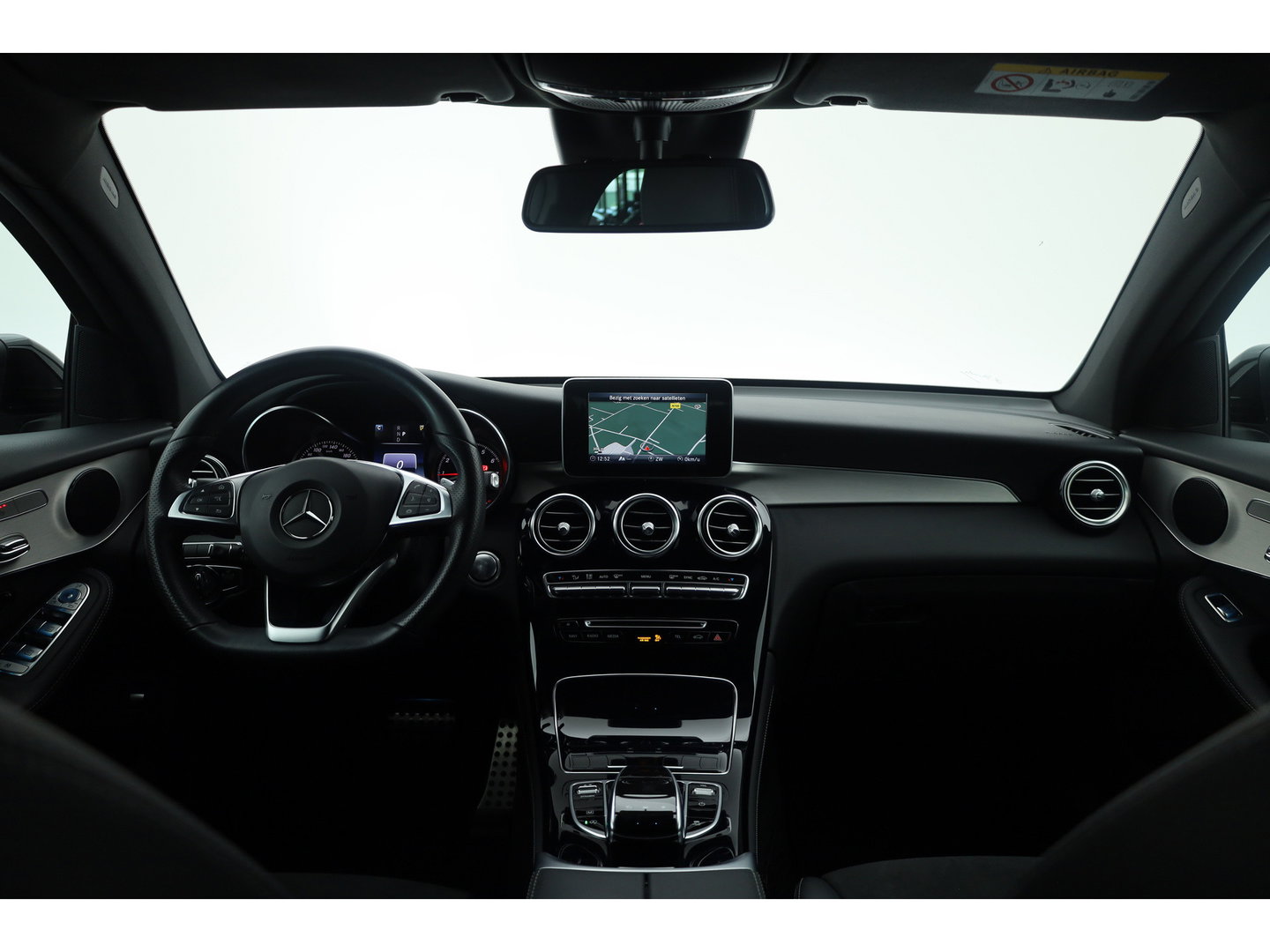 Mercedes-Benz GLC Coupé 250 4MATIC Business Solution AMG | Cruise Control | Memory | Stoelverw. | Camera | Bluetooth | 2400kg Trekgewicht | PDC V+A