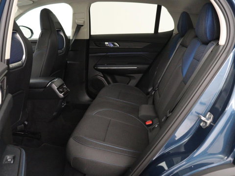 Lynk & Co 01 1.5 SOH 90.1 | Panoramadak | Trekhaak | Infinity by harman | Adaptive cruise | Full LED | Carplay | Camera | Sfeerverlichting | Dodehoek detectie |