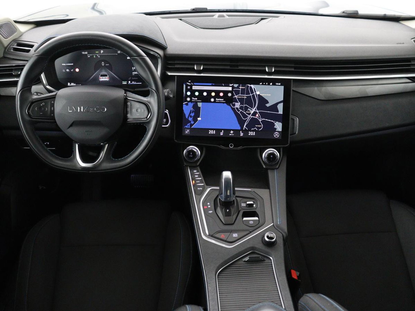 Lynk & Co 01 1.5 SOH 90.1 | Panoramadak | Trekhaak | Infinity by harman | Adaptive cruise | Full LED | Carplay | Camera | Sfeerverlichting | Dodehoek detectie |