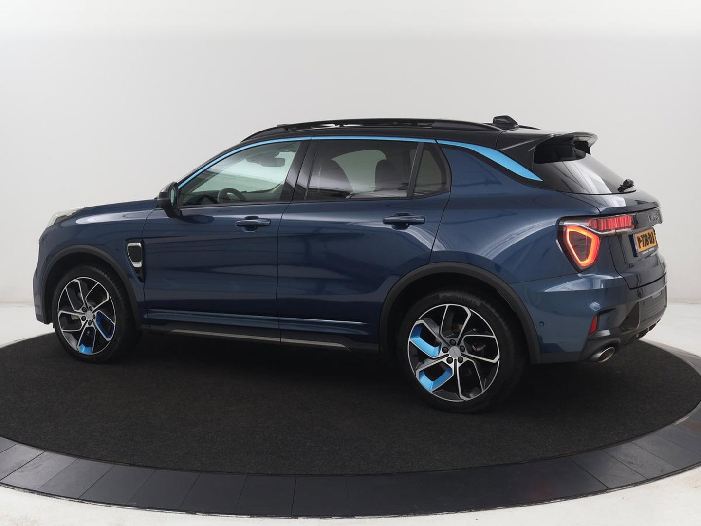 Lynk & Co 01 1.5 SOH 90.1 | Panoramadak | Trekhaak | Infinity by harman | Adaptive cruise | Full LED | Carplay | Camera | Sfeerverlichting | Dodehoek detectie |