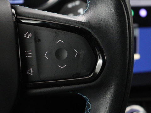 Lynk & Co 01 1.5 SOH 90.1 | Panoramadak | Trekhaak | Infinity by harman | Adaptive cruise | Full LED | Carplay | Camera | Sfeerverlichting | Dodehoek detectie |
