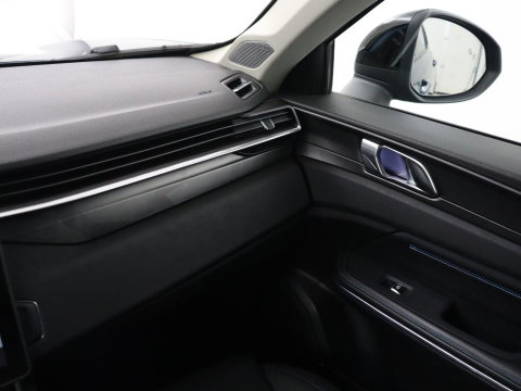Lynk & Co 01 1.5 SOH 90.1 | Panoramadak | Trekhaak | Infinity by harman | Adaptive cruise | Full LED | Carplay | Camera | Sfeerverlichting | Dodehoek detectie |