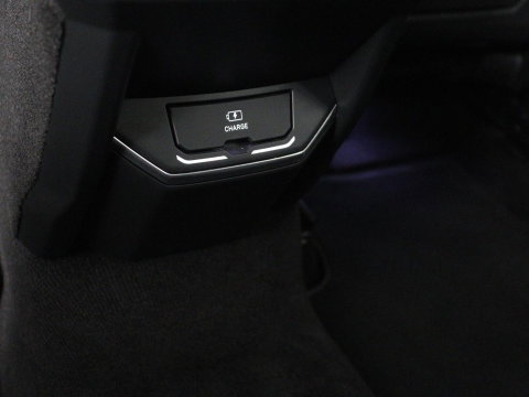 Lynk & Co 01 1.5 SOH 90.1 | Panoramadak | Trekhaak | Infinity by harman | Adaptive cruise | Full LED | Carplay | Camera | Sfeerverlichting | Dodehoek detectie |