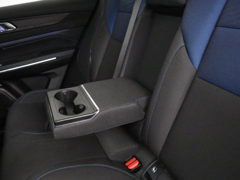 Lynk & Co 01 1.5 SOH 90.1 | Panoramadak | Trekhaak | Infinity by harman | Adaptive cruise | Full LED | Carplay | Camera | Sfeerverlichting | Dodehoek detectie |