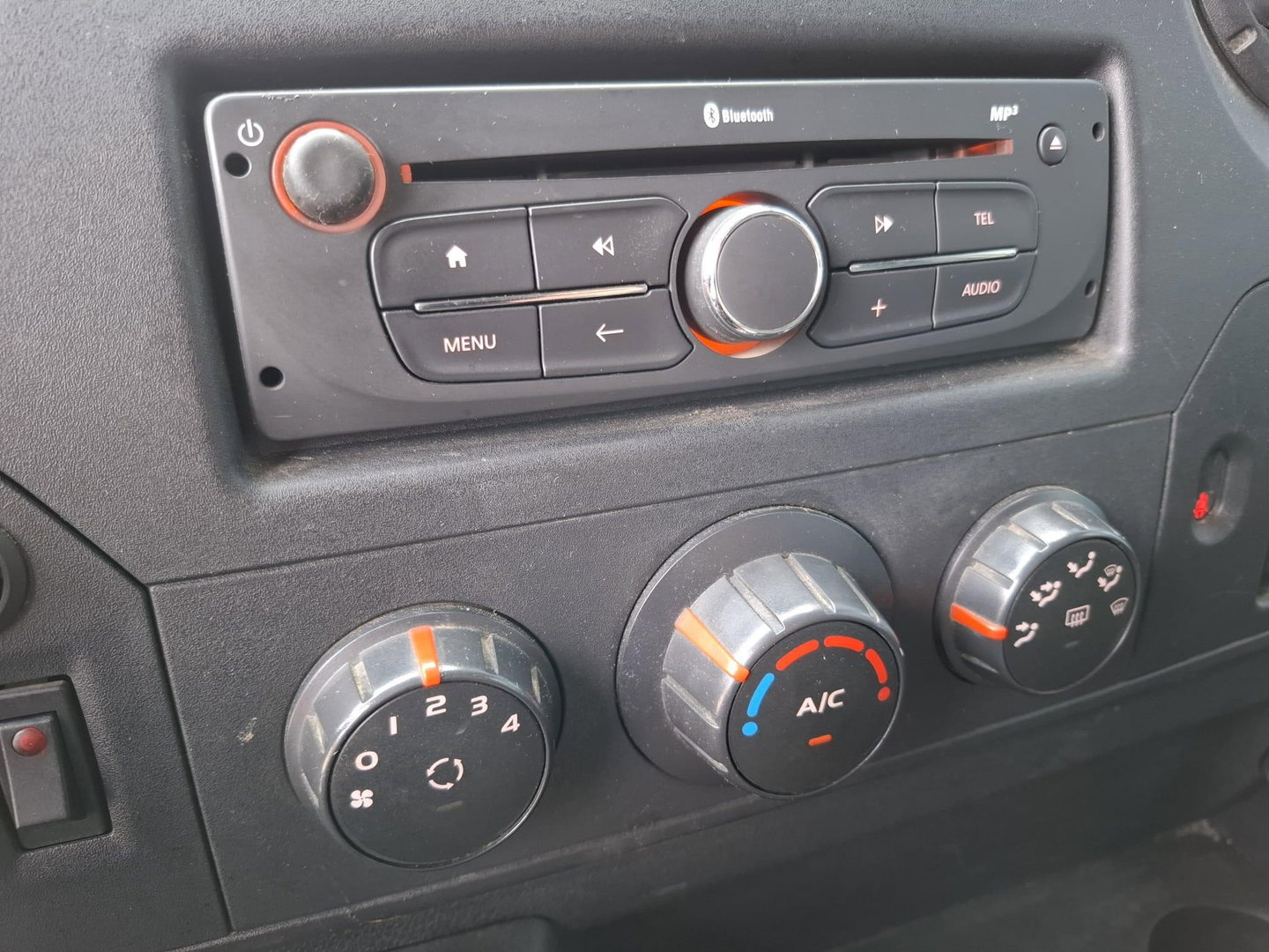 Renault Master T35 2.3 dCi L2H2 AIRCO / CRUISE CONTROLE / IMPERIAL / TREKHAAK / EURO 6