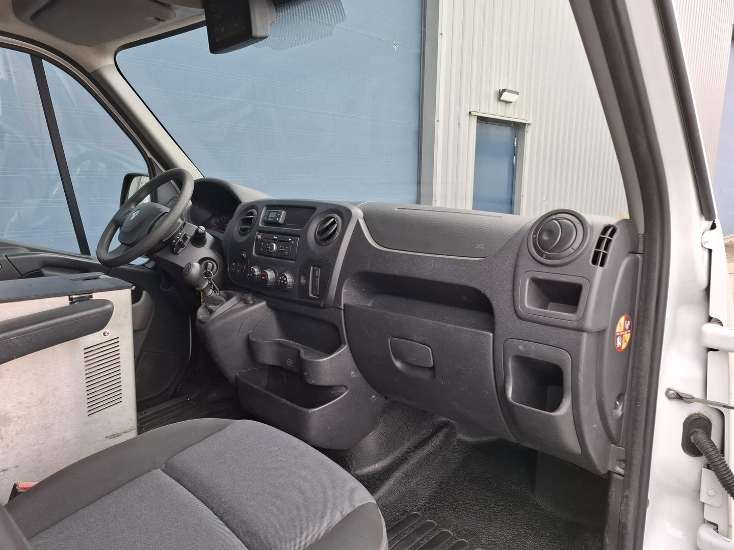 Renault Master T35 2.3 dCi L2H2 AIRCO / CRUISE CONTROLE / IMPERIAL / TREKHAAK / EURO 6
