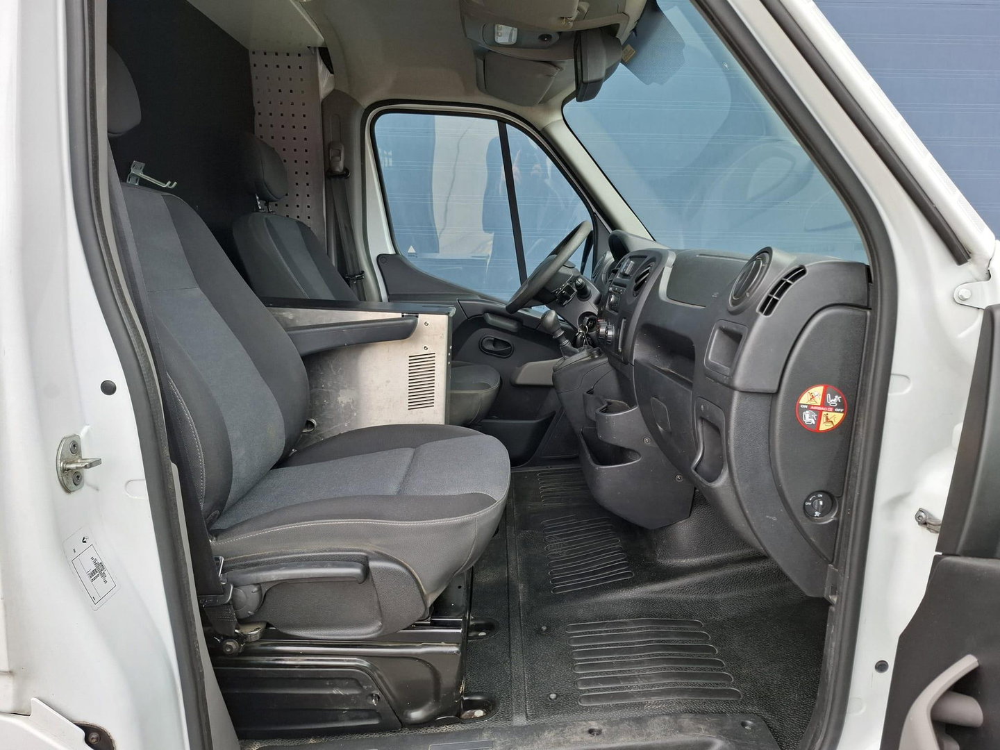 Renault Master T35 2.3 dCi L2H2 AIRCO / CRUISE CONTROLE / IMPERIAL / TREKHAAK / EURO 6