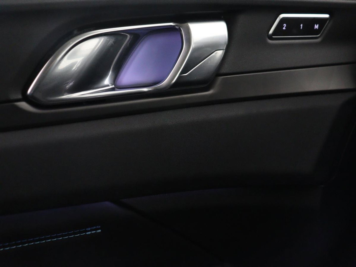 Lynk & Co 01 1.5 SOH 90.1 | Panoramadak | Trekhaak | Infinity by harman | Adaptive cruise | Full LED | Carplay | Camera | Sfeerverlichting | Dodehoek detectie |