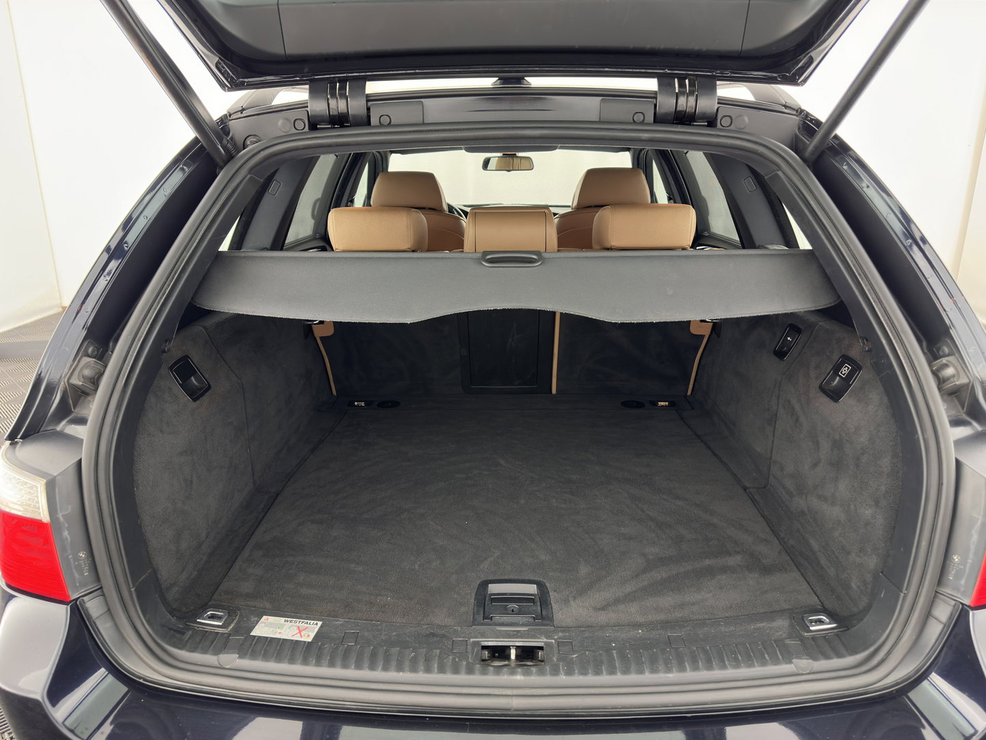 BMW 5 Serie Touring 535d M-Sportpack High Executive Aut. * PANO | LEATHER | HEATED SPORTSEATS | HIFI-SOUND | NAVI-FULLMAP | CRUISE | XENON | MEMORY-PACK | 19"ALU*