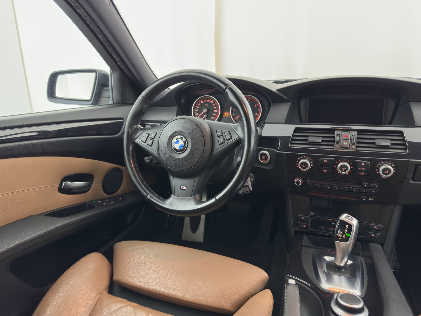 BMW 5 Serie Touring 535d M-Sportpack High Executive Aut. * PANO | LEATHER | HEATED SPORTSEATS | HIFI-SOUND | NAVI-FULLMAP | CRUISE | XENON | MEMORY-PACK | 19"ALU*