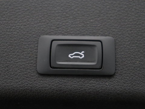 Audi e-tron e-tron 50 quattro Launch edition plus 71 kWh | SOH 90.6 | Panoramadak | Luchtvering | Adaptive cruise | Leder | Carplay | Memory | Stoelverwarming | Navi. Full map | PDC