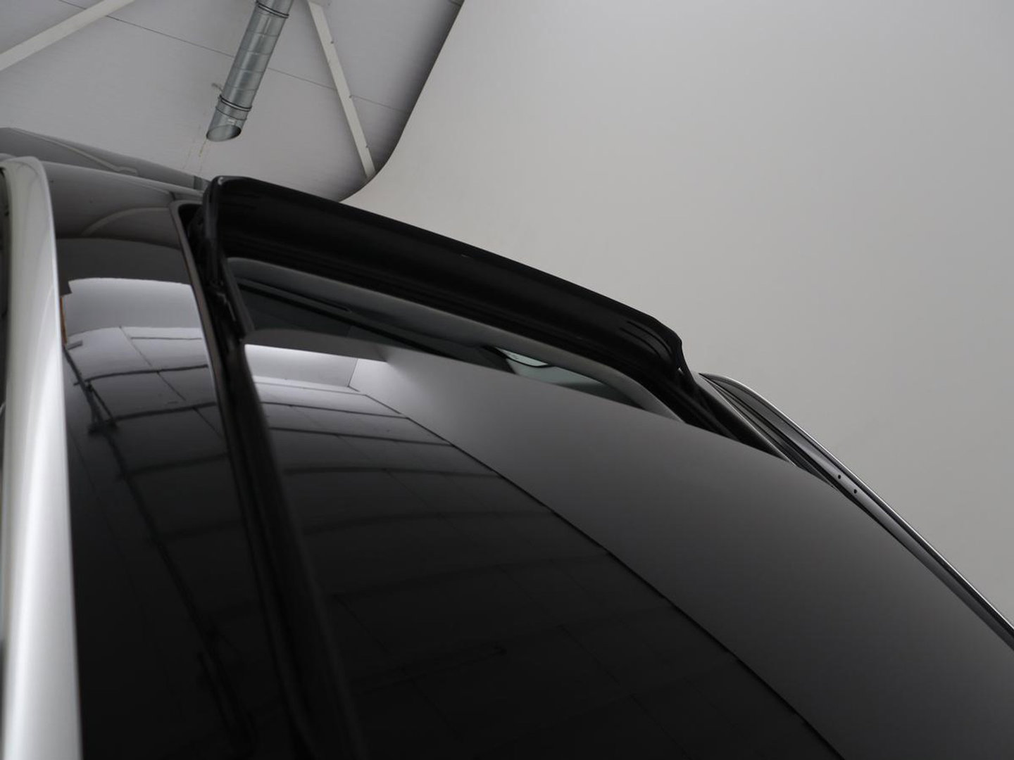 Audi e-tron e-tron 50 quattro Launch edition plus 71 kWh | SOH 90.6 | Panoramadak | Luchtvering | Adaptive cruise | Leder | Carplay | Memory | Stoelverwarming | Navi. Full map | PDC