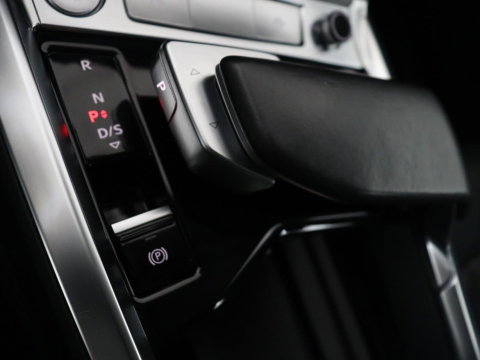 Audi e-tron e-tron 50 quattro Launch edition plus 71 kWh | SOH 90.6 | Panoramadak | Luchtvering | Adaptive cruise | Leder | Carplay | Memory | Stoelverwarming | Navi. Full map | PDC