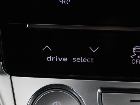 Audi e-tron e-tron 50 quattro Launch edition plus 71 kWh | SOH 90.6 | Panoramadak | Luchtvering | Adaptive cruise | Leder | Carplay | Memory | Stoelverwarming | Navi. Full map | PDC