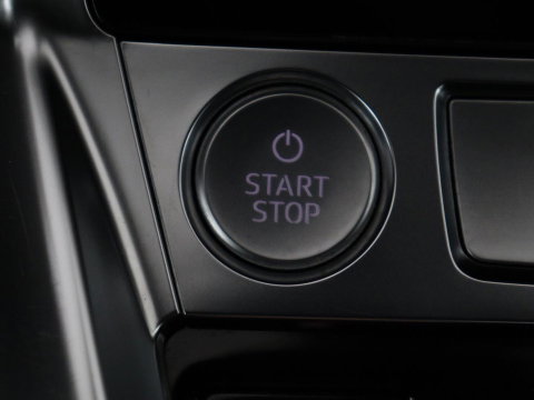 Audi e-tron e-tron 50 quattro Launch edition plus 71 kWh | SOH 90.6 | Panoramadak | Luchtvering | Adaptive cruise | Leder | Carplay | Memory | Stoelverwarming | Navi. Full map | PDC