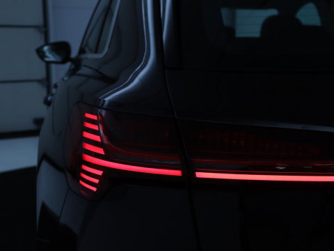 Audi e-tron e-tron 50 quattro Launch edition plus 71 kWh | SOH 90.6 | Panoramadak | Luchtvering | Adaptive cruise | Leder | Carplay | Memory | Stoelverwarming | Navi. Full map | PDC