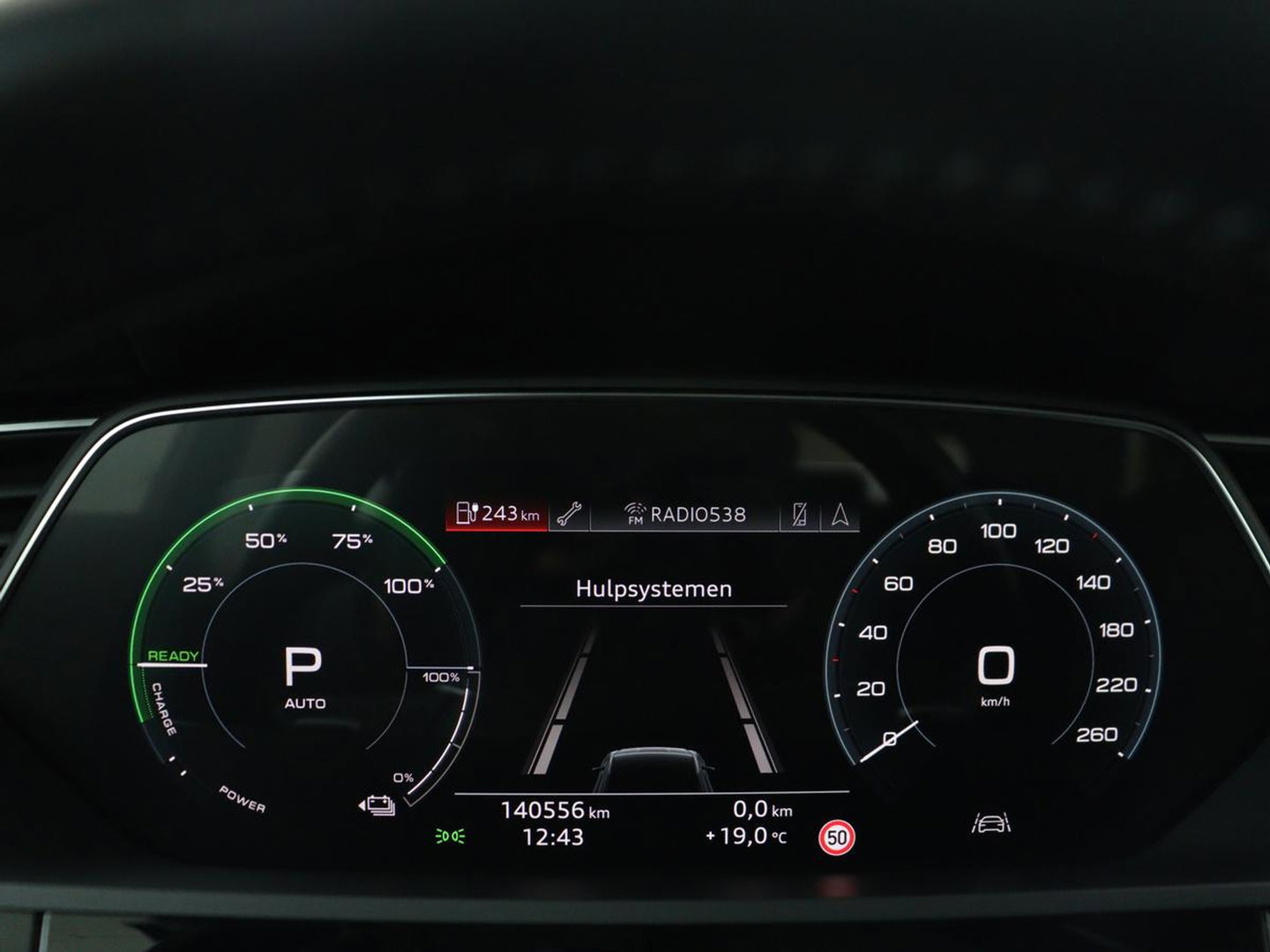 Audi e-tron e-tron 50 quattro Launch edition plus 71 kWh | SOH 90.6 | Panoramadak | Luchtvering | Adaptive cruise | Leder | Carplay | Memory | Stoelverwarming | Navi. Full map | PDC