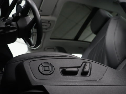 Audi e-tron e-tron 50 quattro Launch edition plus 71 kWh | SOH 90.6 | Panoramadak | Luchtvering | Adaptive cruise | Leder | Carplay | Memory | Stoelverwarming | Navi. Full map | PDC