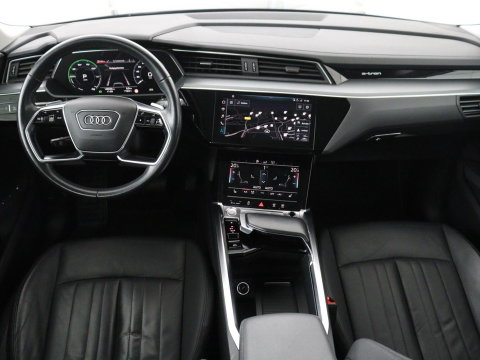 Audi e-tron e-tron 50 quattro Launch edition plus 71 kWh | SOH 90.6 | Panoramadak | Luchtvering | Adaptive cruise | Leder | Carplay | Memory | Stoelverwarming | Navi. Full map | PDC