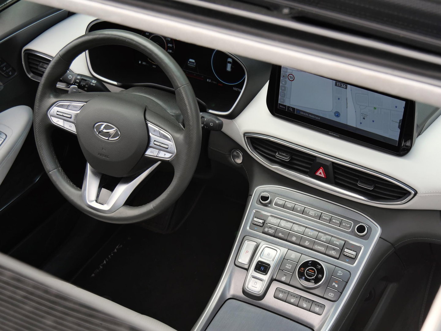 Hyundai Santa Fe PHEV PREMIUM PLUS SKY/ 7-PERSOONS/ TREKHAAK/ NL-AUTO 1STE EIGENAAR