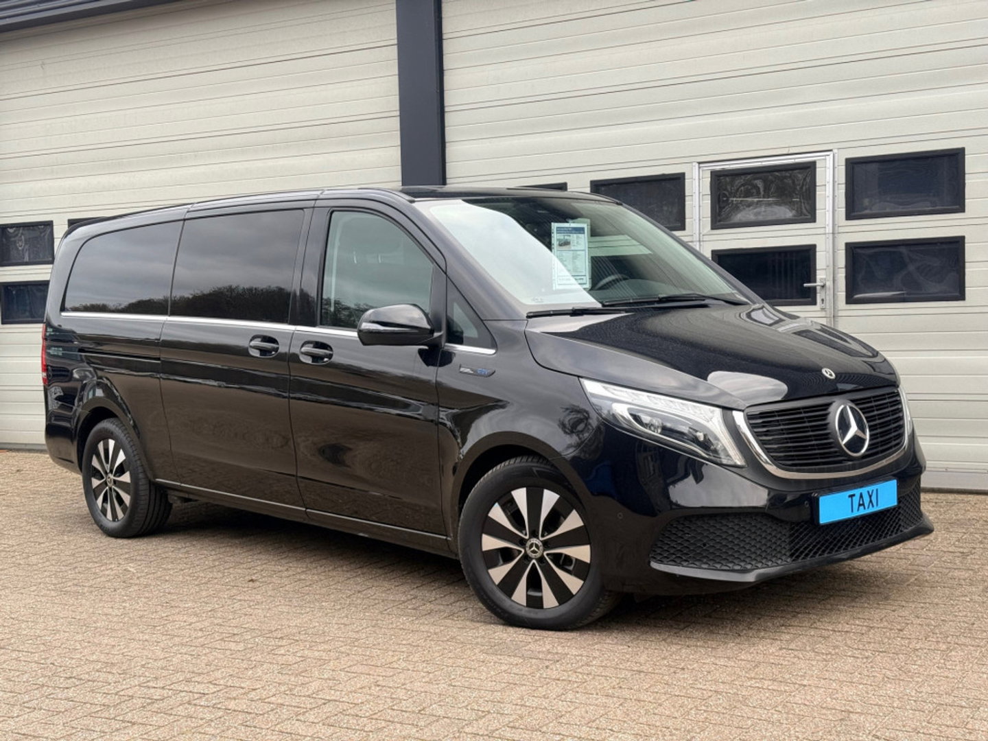 Mercedes-Benz EQV 300 90kWh L3 Extra lang - 8 Persoons - TAXI - elc. Schuif