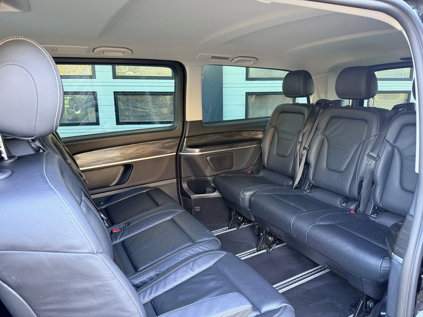 Mercedes-Benz EQV 300 90kWh L3 Extra lang - 8 Persoons - TAXI - elc. Schuif
