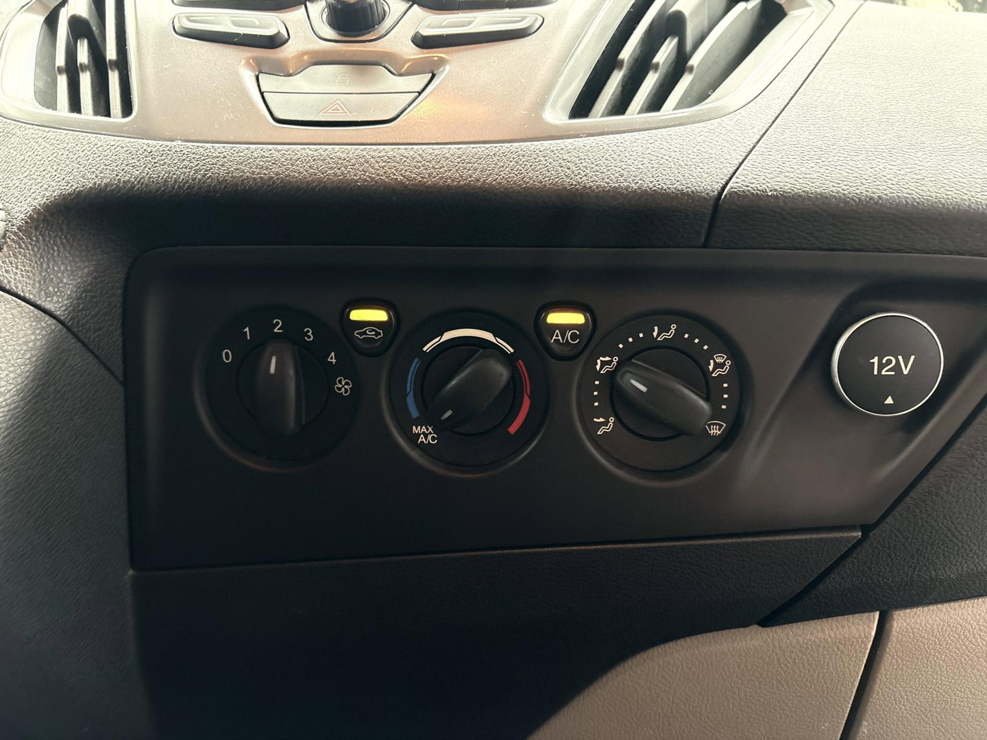 Ford Transit Custom 340 2.0 TDCI L2H1 Ambiente DC | DAKDRAGERS | 130PK | CRUISE