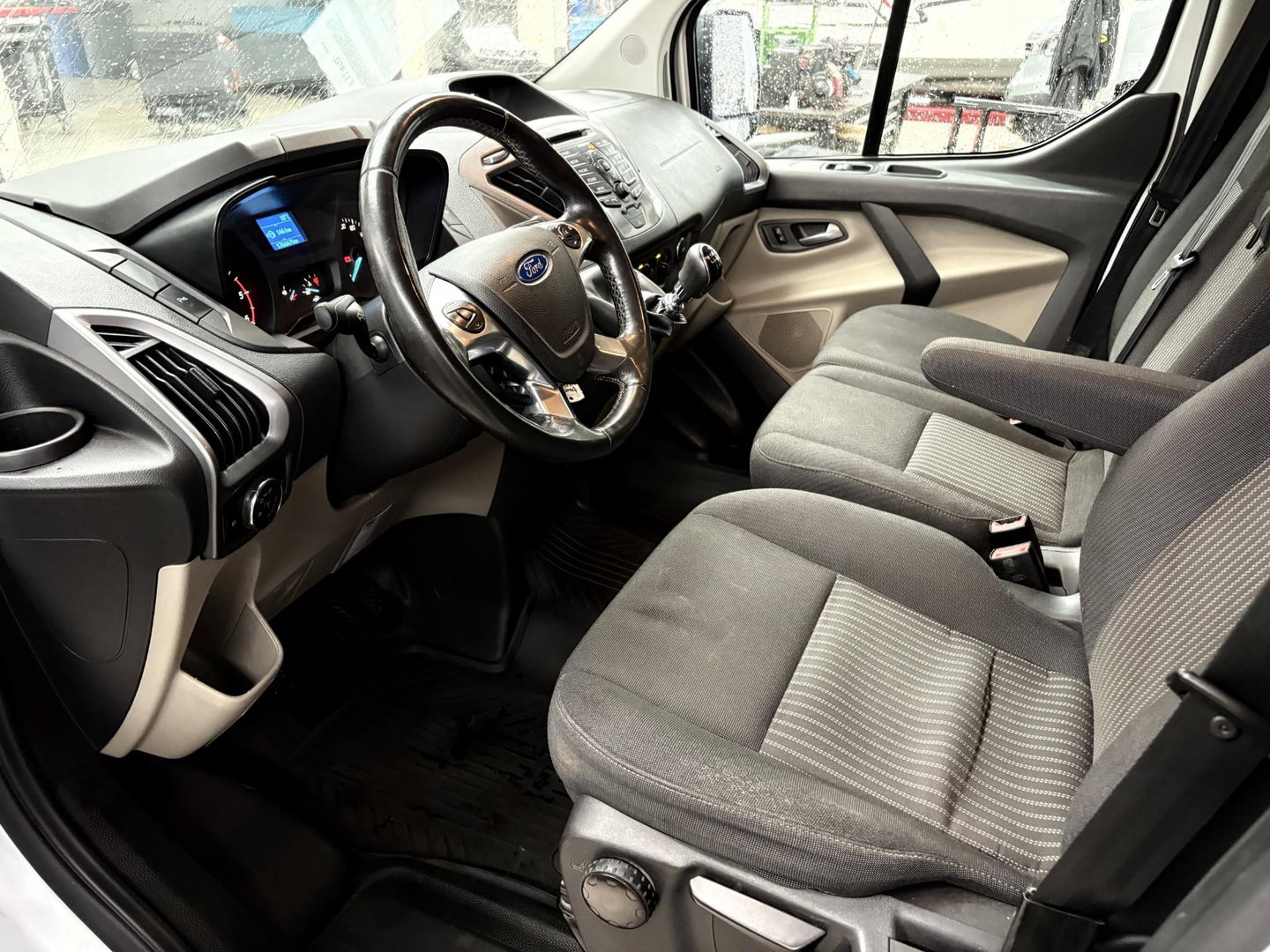 Ford Transit Custom 340 2.0 TDCI L2H1 Ambiente DC | DAKDRAGERS | 130PK | CRUISE