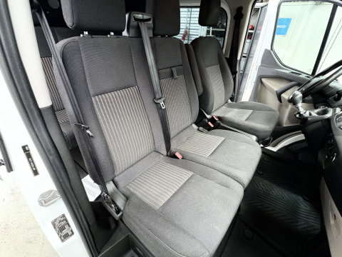 Ford Transit Custom 340 2.0 TDCI L2H1 Ambiente DC | DAKDRAGERS | 130PK | CRUISE