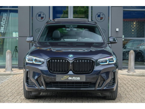 BMW X3 xDrive30e 292pk M-sport High Exe. Panoramadak Laser lampen 360 camera Black edition Sportstoelen leder