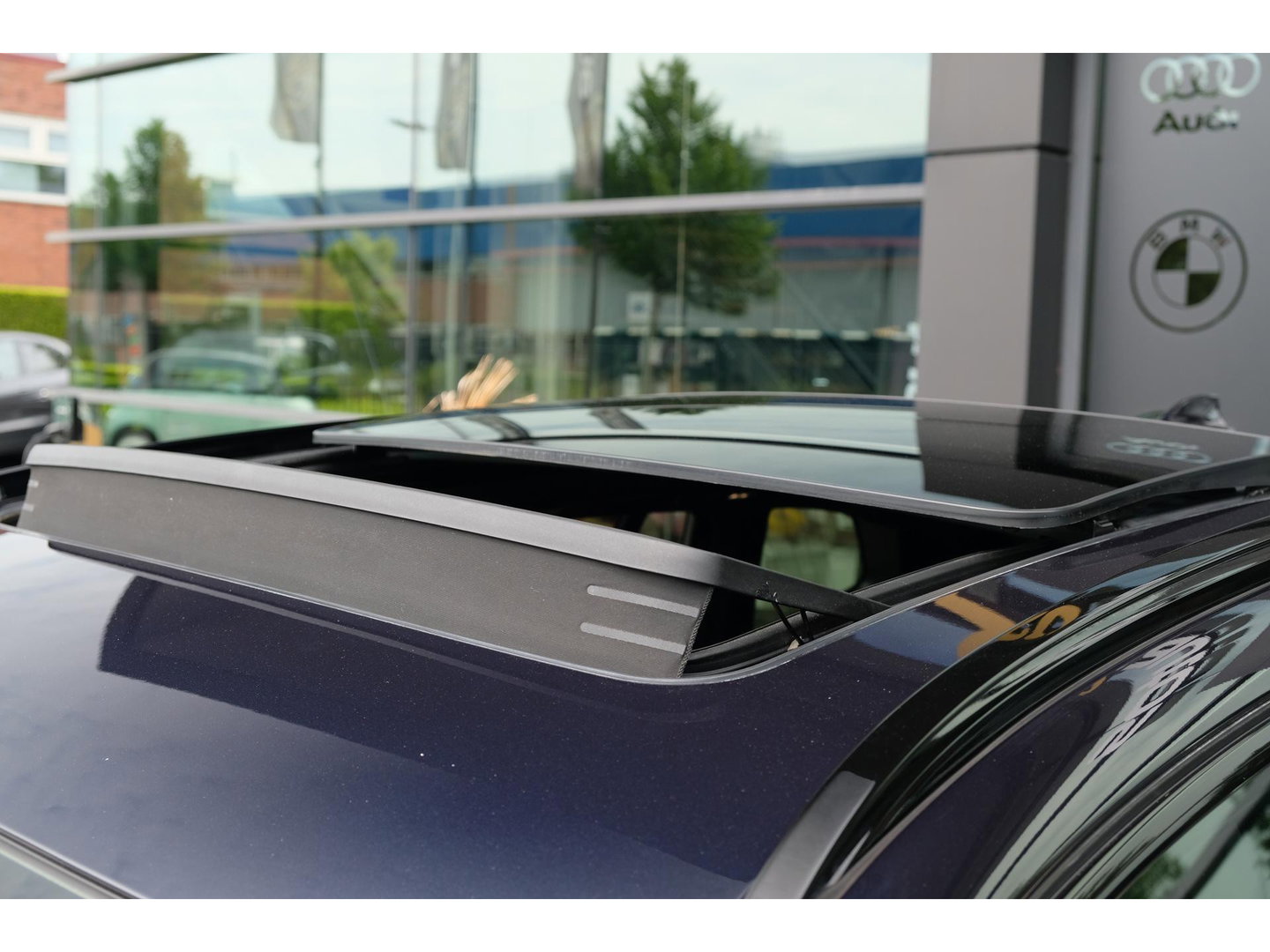 BMW X3 xDrive30e 292pk M-sport High Exe. Panoramadak Laser lampen 360 camera Black edition Sportstoelen leder