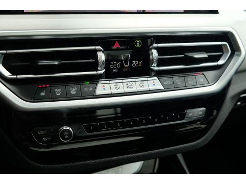 BMW X3 xDrive30e 292pk M-sport High Exe. Panoramadak Laser lampen 360 camera Black edition Sportstoelen leder