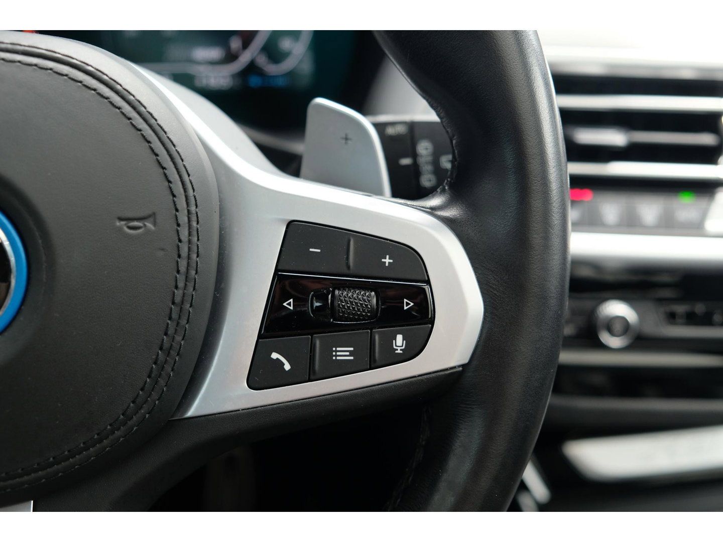 BMW X3 xDrive30e 292pk M-sport High Exe. Panoramadak Laser lampen 360 camera Black edition Sportstoelen leder