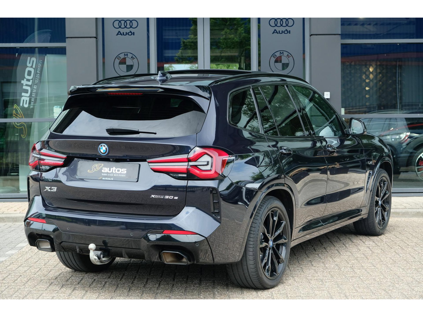 BMW X3 xDrive30e 292pk M-sport High Exe. Panoramadak Laser lampen 360 camera Black edition Sportstoelen leder