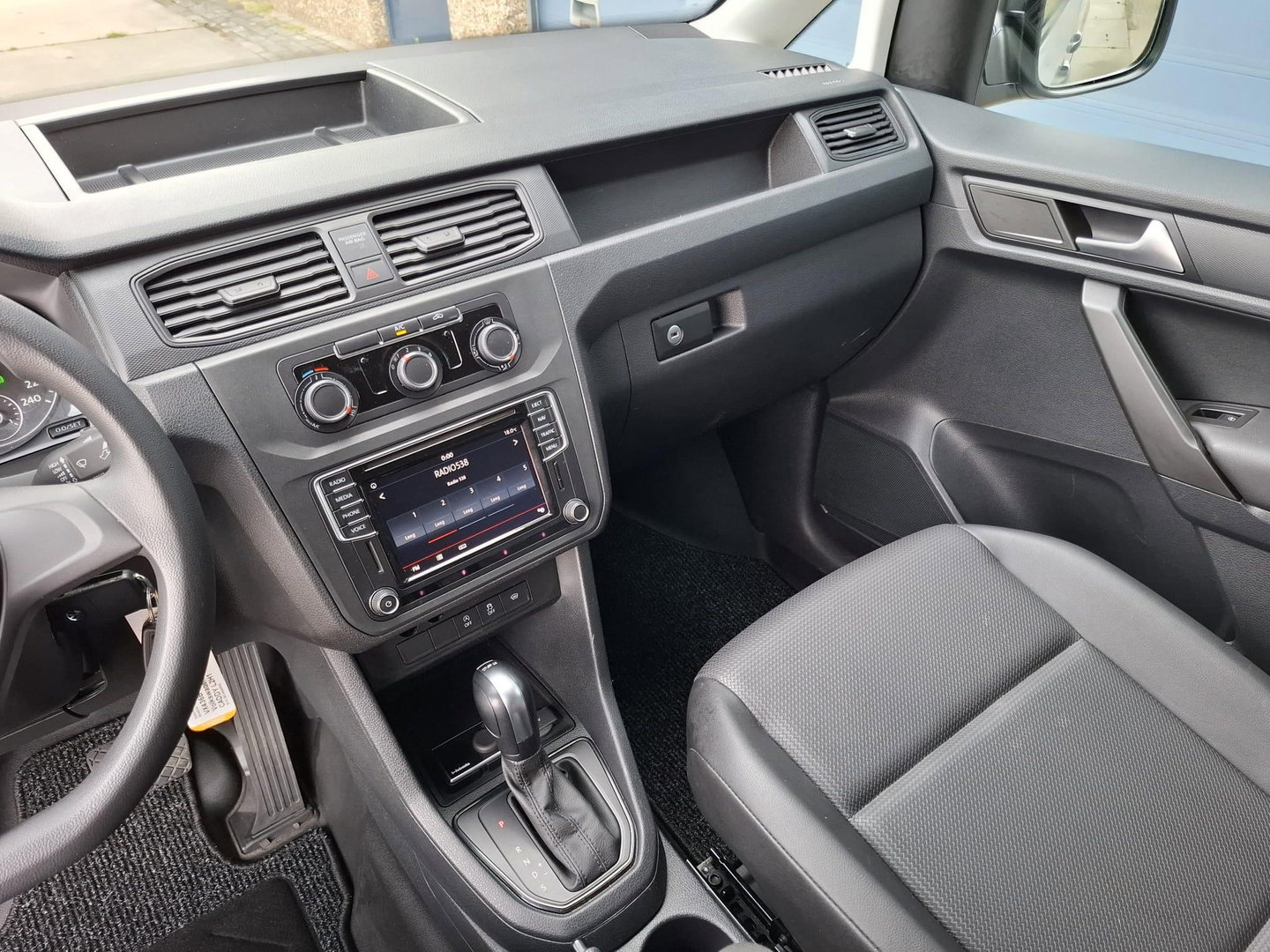 Volkswagen Caddy 2.0 TDI L2H1 BMT 4Motion Maxi Highline DUBBELE SCHUIFDEUR / AUTOMAAT / EURO 6 / 4X4 / NAVI