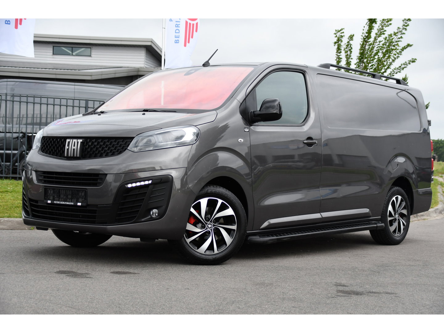 Fiat Scudo 2.0 MultiJet L3H1 PB Edition Camera, Cruise, Carplay, LED, Automaat, 177pk, Multimedia, Trekhaak, Sensoren, Uniek!